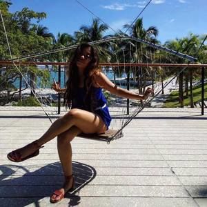 Meet your Posher, Kim saira